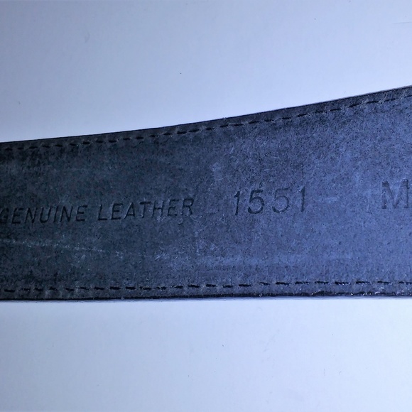 Jennifer Graham black leather etched buckle belt - Picture 8 of 8